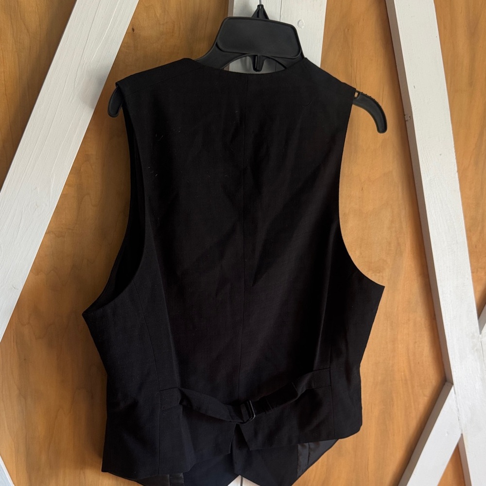 Men's Classic Black Linen Vest EUC - Picture 2 of 4